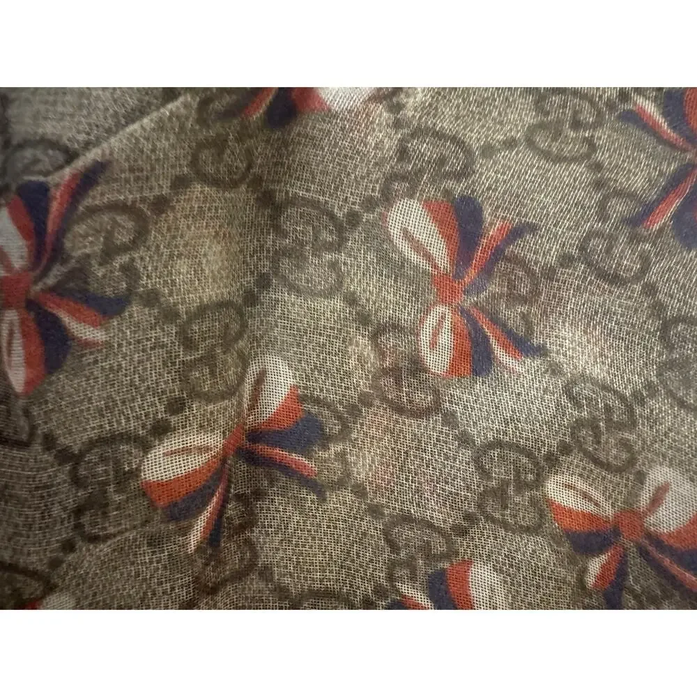 New With Tags Gucci Modal/Silk GG Supreme Bow Detail Girls 32”X32” Scarf $595.00